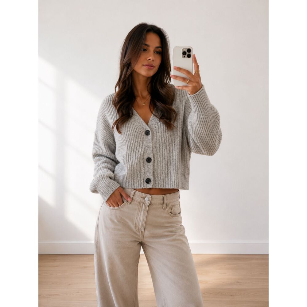 American Eagle Cropped Cardigan Women's Small Gray Ribbed Knit Button Sweater